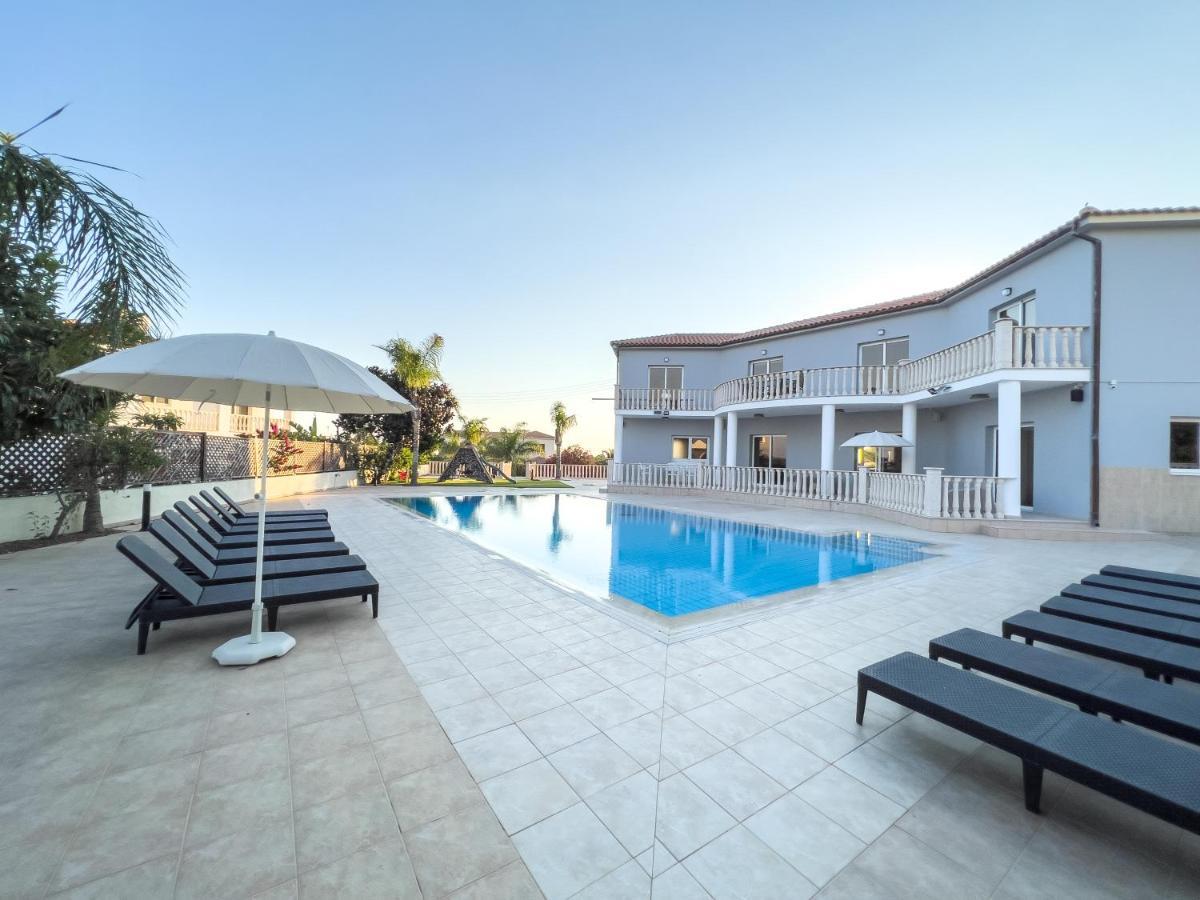 Grand Villa Lynn Seaview Ayia Napa Exterior photo